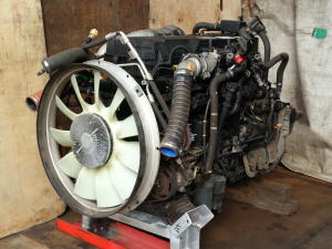 中古車部品 トラックパーツ エンジン