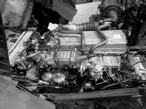 伊藤商店 エンジン在庫 解体中古トラックパーツ 中古車部品 大阪